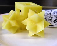 Pour tailler une pomme de terre comme ça, il faut être un génie masochiste....