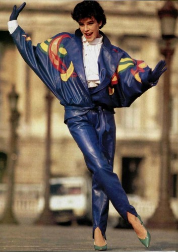 Stéphanie de Monaco à son apogée... non, elle n'a pas avalé le costume de Superman...