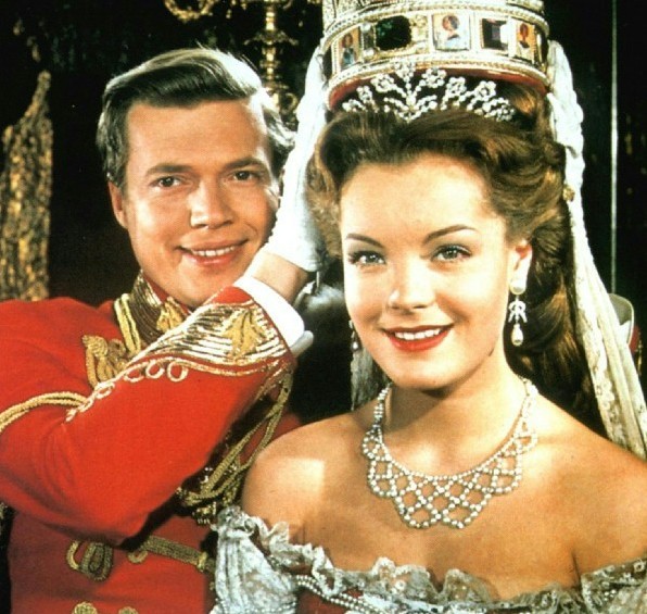 La couronne impériale leur collait à peau... Karl et Romy dans Sissi Impératrice