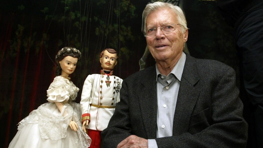 Plus de 50 ans après, le rôle de l'Empereur Franz Joseph lui colle à la peau. Ci-dessus, à Salzbourg.(Photo : SN/APA)