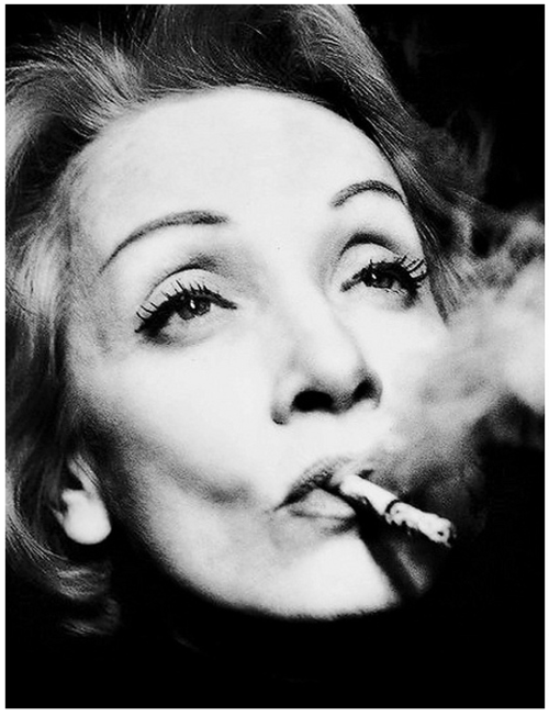 Une grande amie de Romy : Marlène Dietrich qui résidait aussi à Paris. Celles-ci se téléphonaient beaucoup.