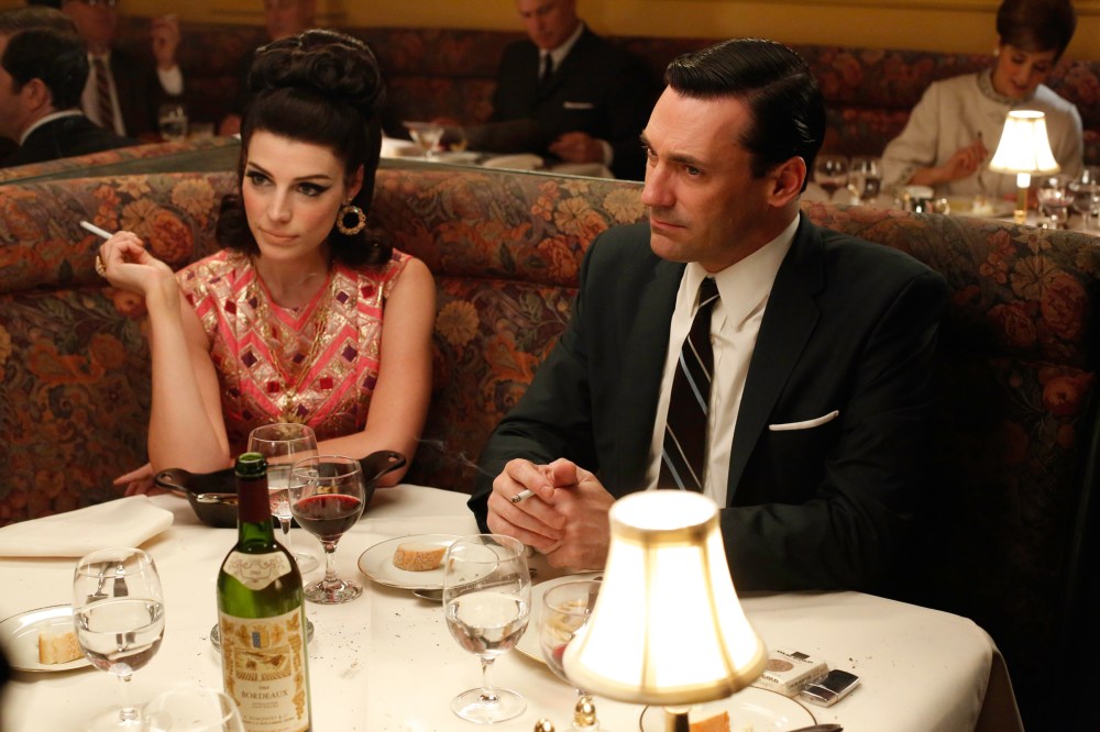 "Et toi, Roger, tu comptes acheter ou rester attentiste ?". A Paris That is the question ! (Photos issue de Mad Men, saison 5)