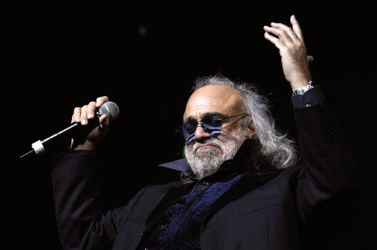 Demis Roussos lors de l'un de ses derniers concerts