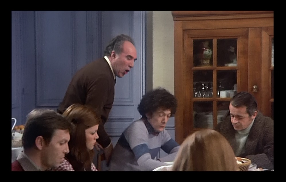 "Et arrête de m'inviter à Candy Crush !"