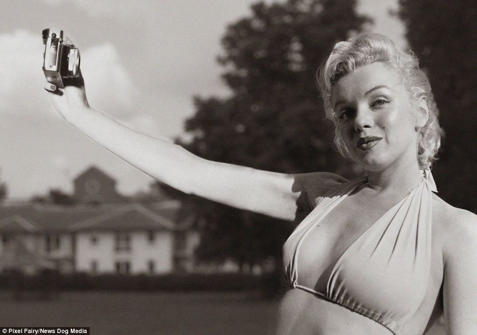 Dans les années 50, le selfie sans écran de contrôle était beaucoup plus sportif... n'est-ce pas Marilyn ?