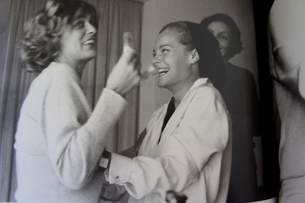 Poilade en Espagne avec Meliona Mercouri sur le tournage de "10h30 du soir en été", de Jules Dassin. 1966.