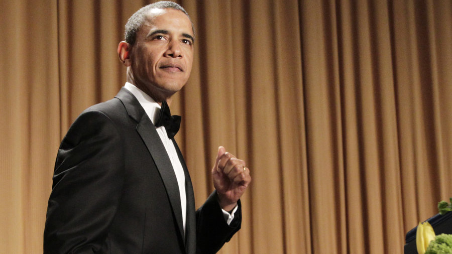 Tonton Oabma sera le seul membre de la famille dont on aura pas honte à sa Première Communion... 
