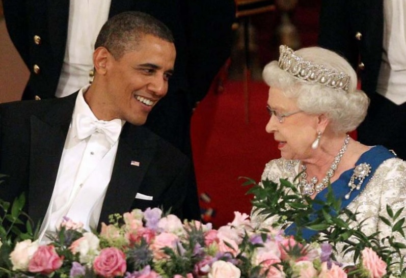 Dans son beau smoking à la Captain Stubbing, Barack Obama a conquis la Reine Elizabeth II